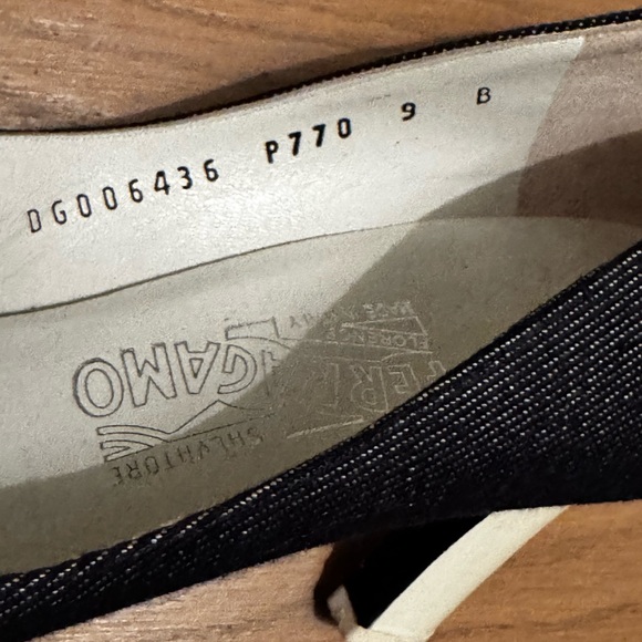 Heels Salvatore Ferragamo with denim cover perfect condition. - Picture 3 of 7